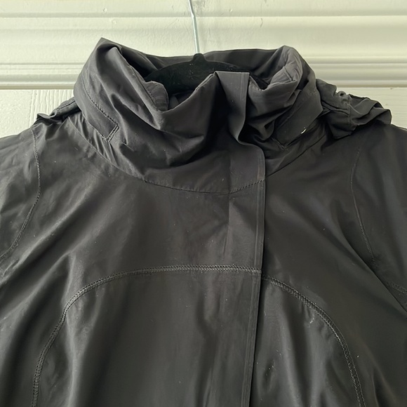 EUC Lululemon running jacket - Picture 2 of 15